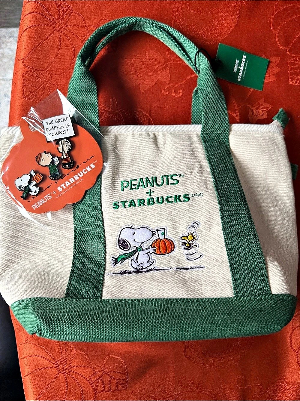 Starbucks Peanuts Mini Tote in Green & White NWT AND Snoopy Starbucks Pins NWT